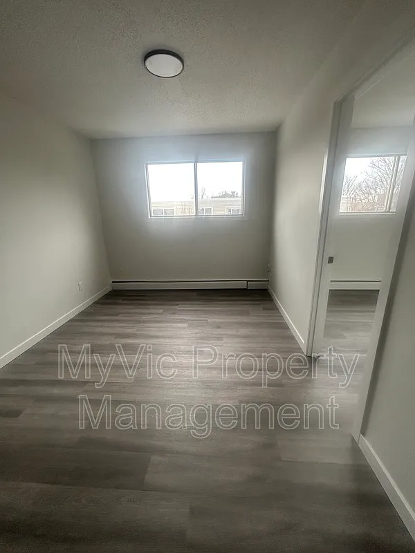 Studio, 1.0 bath, $865 — Photo 4