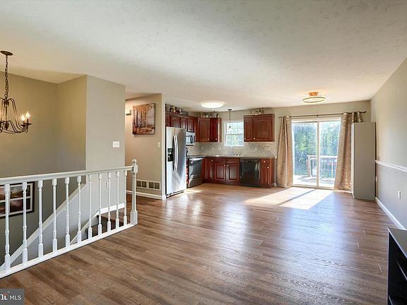 5th image of 282 Montour Rd