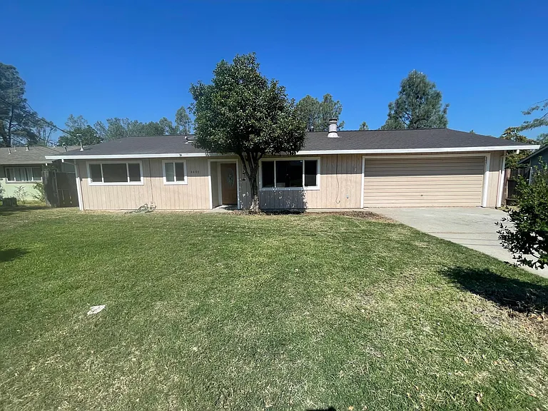 4400 Melody Ln — Photo 1