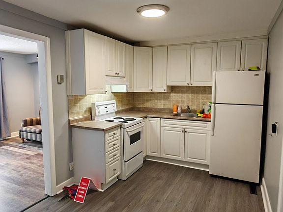 5th image of 356 Barrie Rd #1