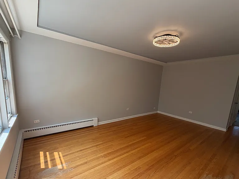 5558 W Wilson Ave #2 — Photo 5