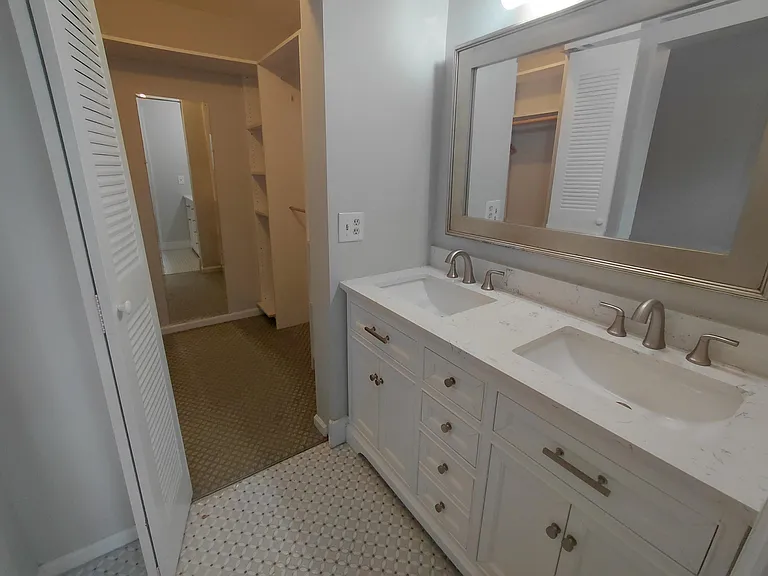 2147 Discovery Cir W — Photo 14