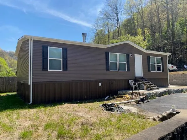 2044 Appalachian Hwy, Pineville, WV 24874