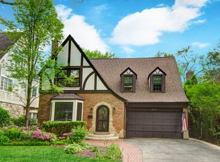 2115 Chestnut Ave, Wilmette, IL 60091