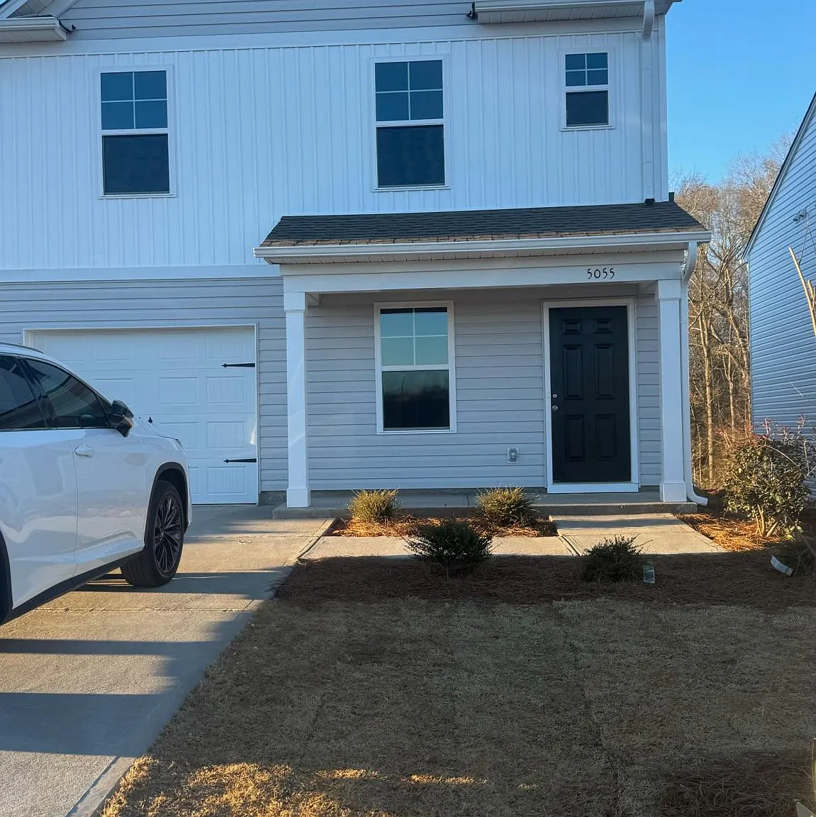4 bed, 2.5 bath, 1926 sqft, $2,000 — Photo 1