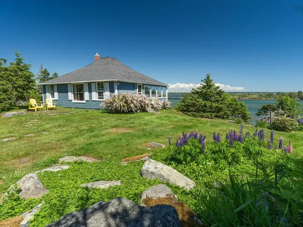 1393 Highway 304 Cpe, Cape Forchu, NS B5A 5G7