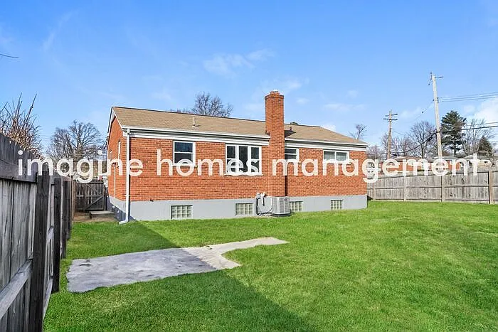 2701 Sandhurst Dr — Photo 13