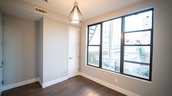 Rented by Nooklyn NYC LLC | media 22