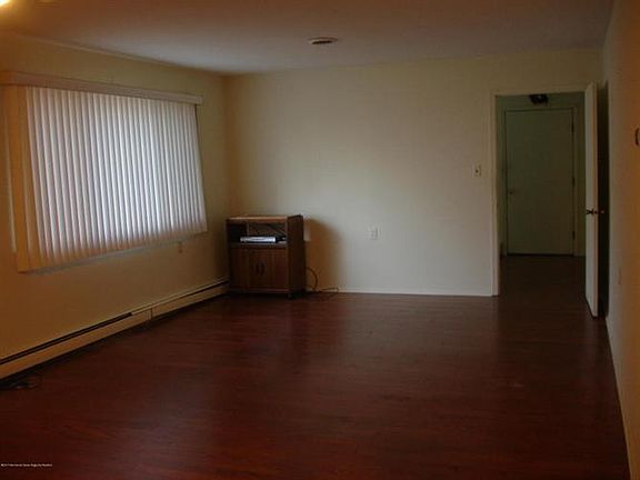 5th image of 55 Bonaire Dr