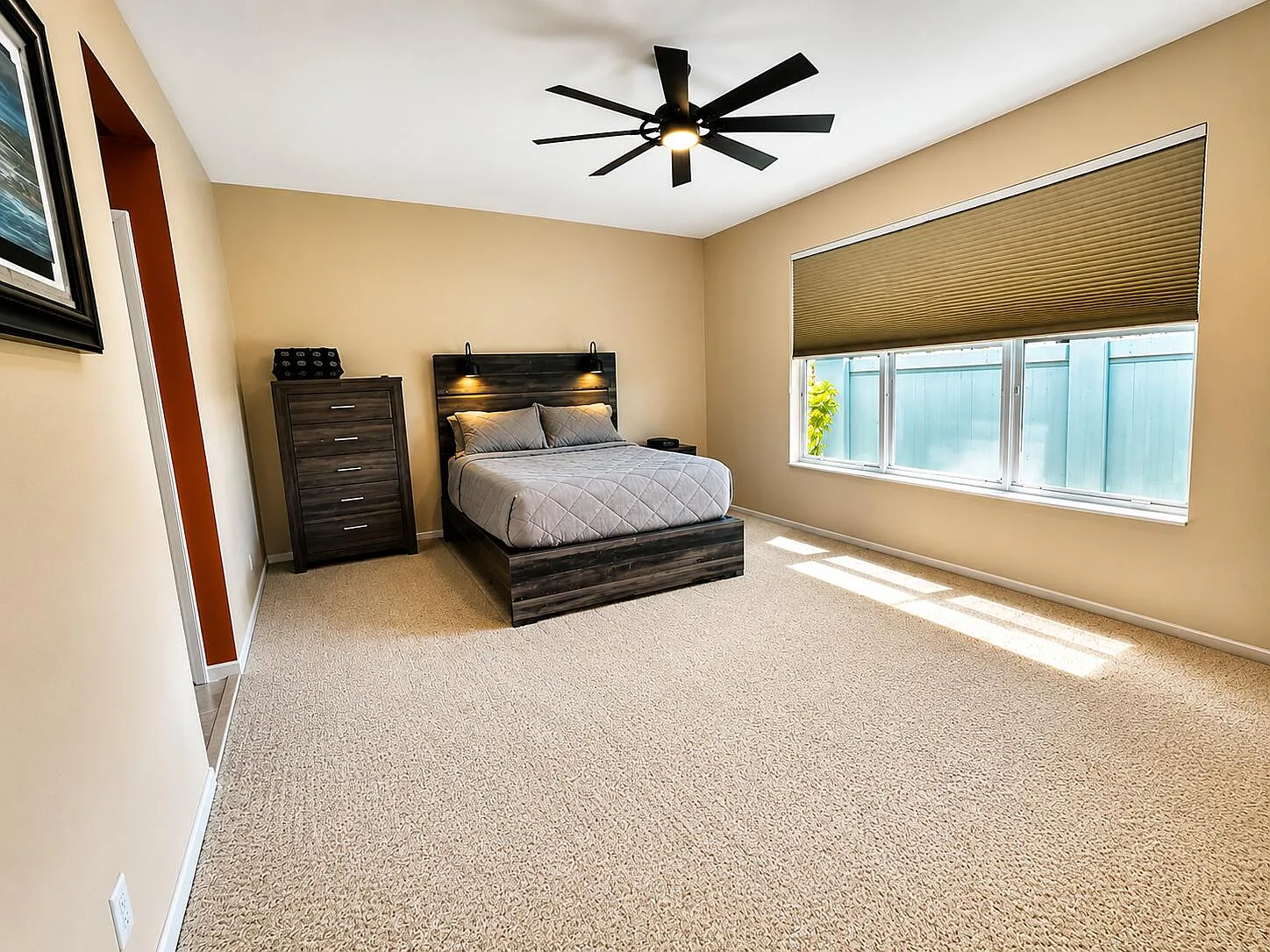 3 bed, 2.0 bath, 2044 sqft, $3,250 — Photo 3