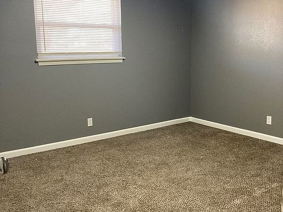 5th image of 305 Maple Blvd APT 6