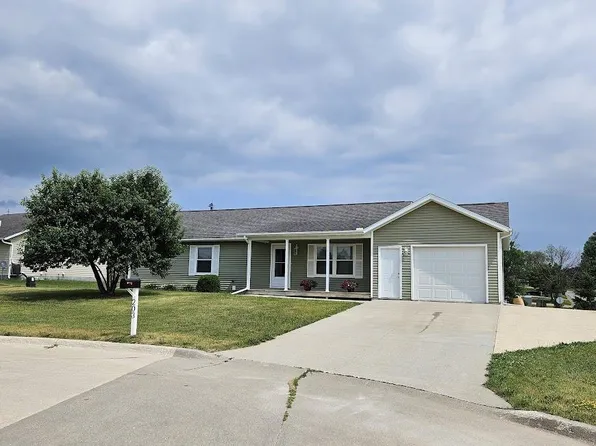 203 Meier Ct, Garnavillo, IA 52049