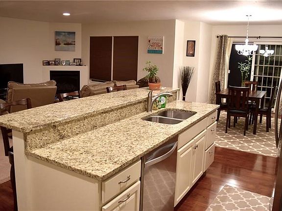 5th image of 1002 Saint Andrews Ct