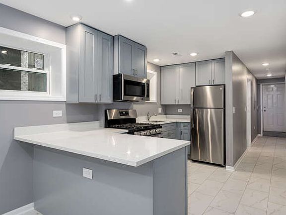 4th image of 2610 W Evergreen Ave #G
