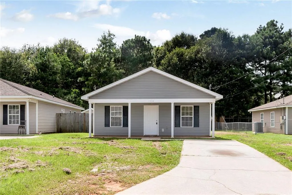 4 bed, 2.0 bath, 1242 sqft, $1,500 — Photo 1