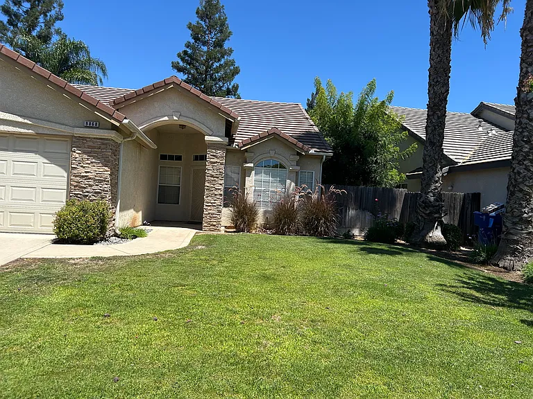 9868 N Price Ave — Photo 11