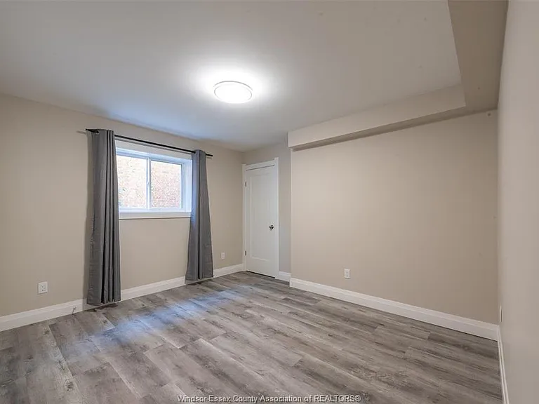 912 Hall Ave — Photo 24