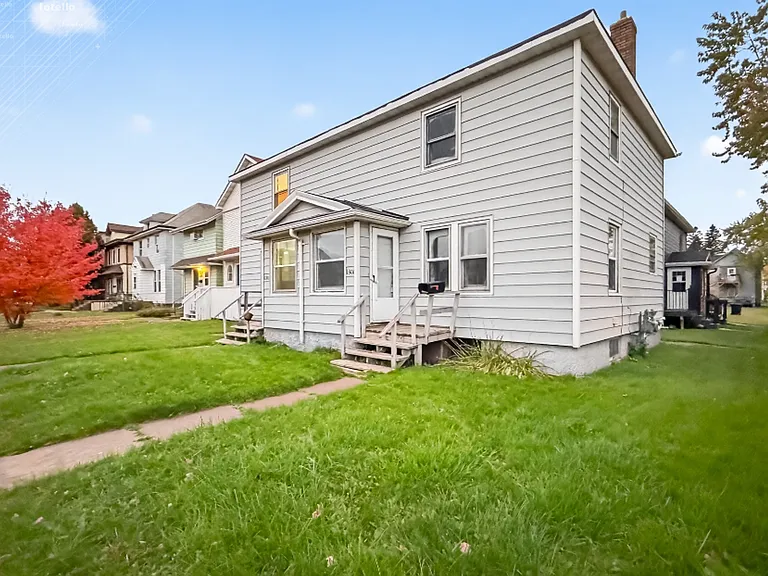 1301 Hammond Ave — Photo 24