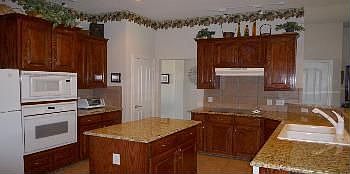 5th image of 2400 Calmont Dr