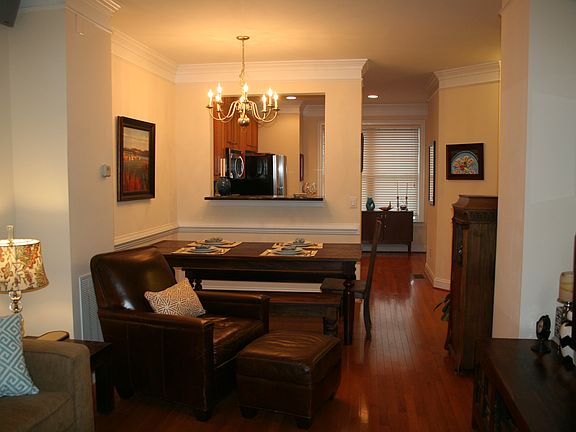 3rd image of 721 Holly St