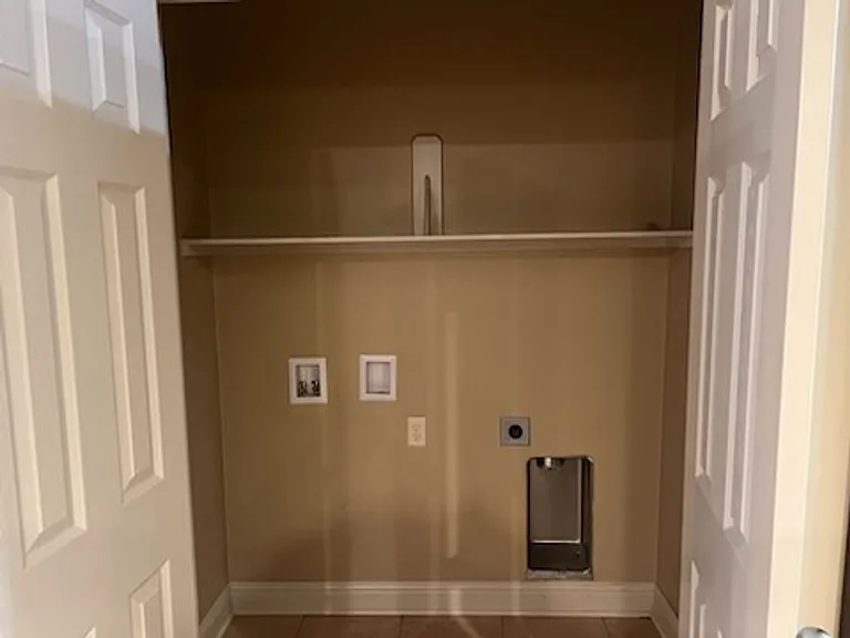3923 Mobley Cir — Photo 6