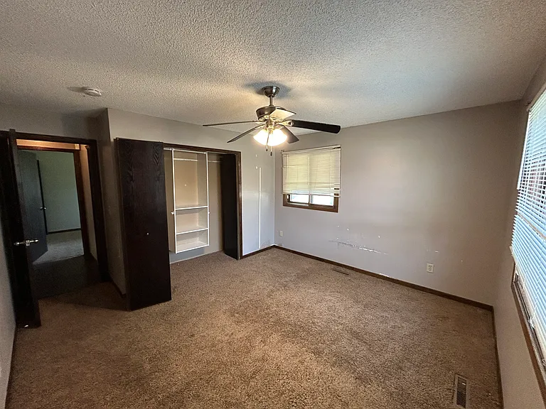 8612 S Maplebrook Cir — Photo 7
