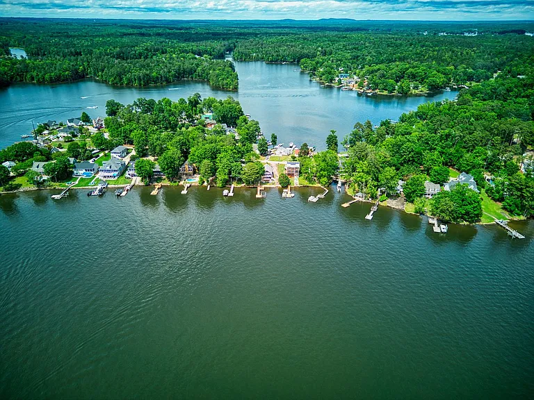 200 Mariners Pointe Rd — Photo 46