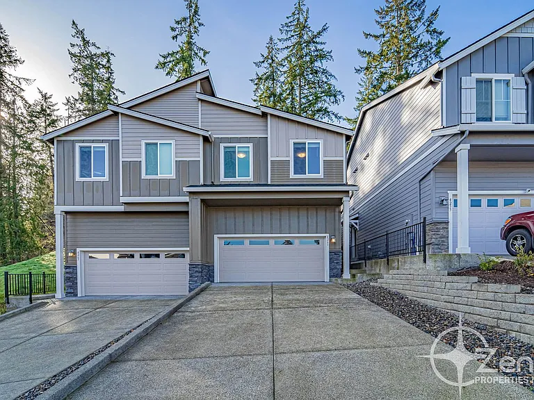 4261 S Cloverhill Way — Photo 1