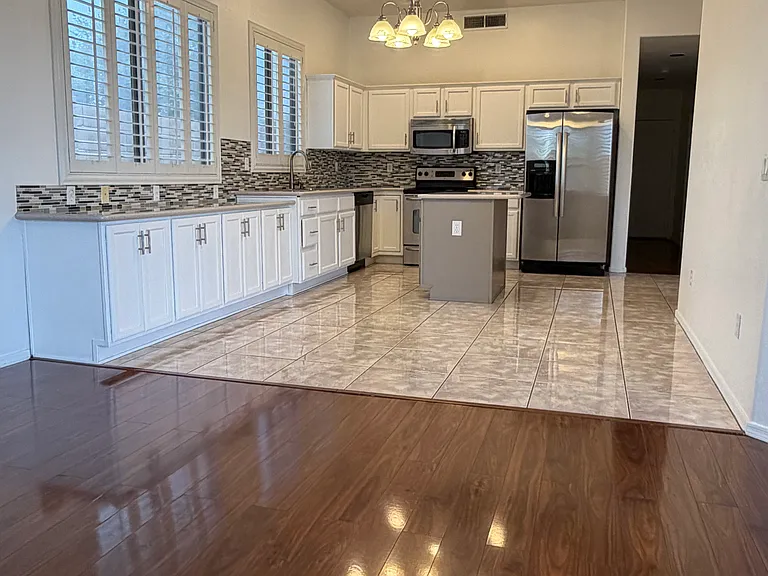 1510 W Saragosa St — Photo 8