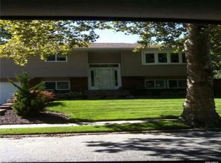 120 Wicks Rd, Commack, NY 11725