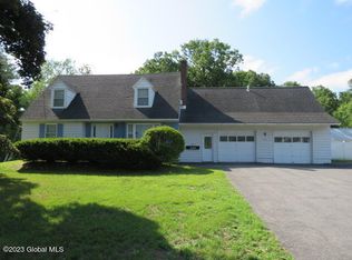 610 Saratoga Rd, Glenville, NY 12302