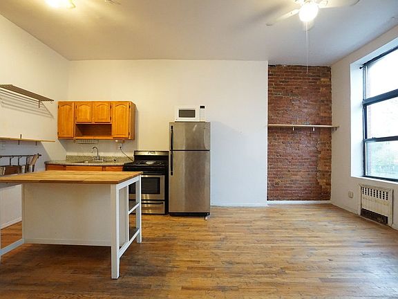 2nd image of 742 Myrtle Ave #2B