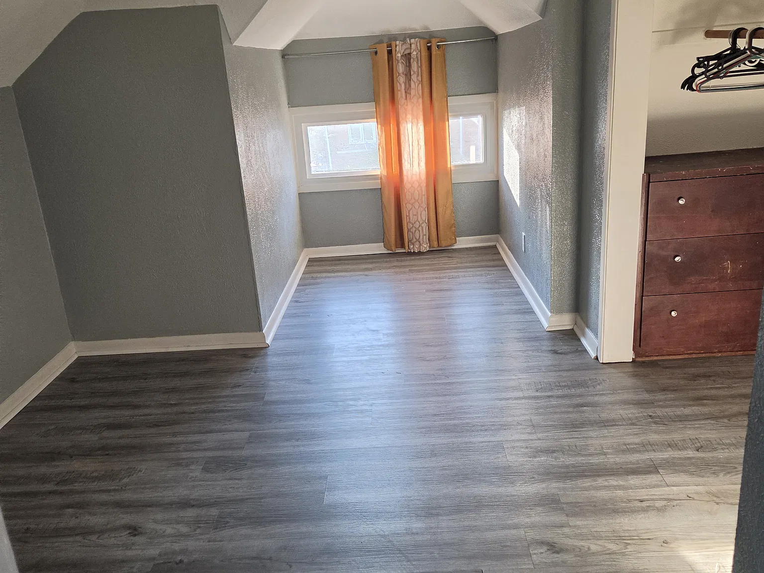 900 Kelly Ave — Photo 4