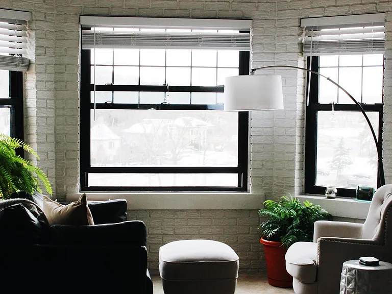 Carlyle Apartments — Photo 2