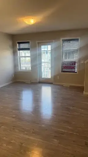 3 bed, 2.5 bath, 1495 sqft, $1,950 — Photo 4