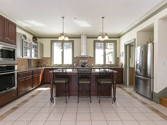 3rd image of 411 Wood Rd