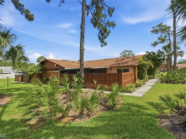 5563 Foxlake Dr, North Fort Myers, FL 33917