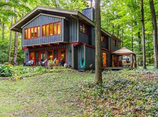 6543 Prentice Rd, Le Roy, NY 14482