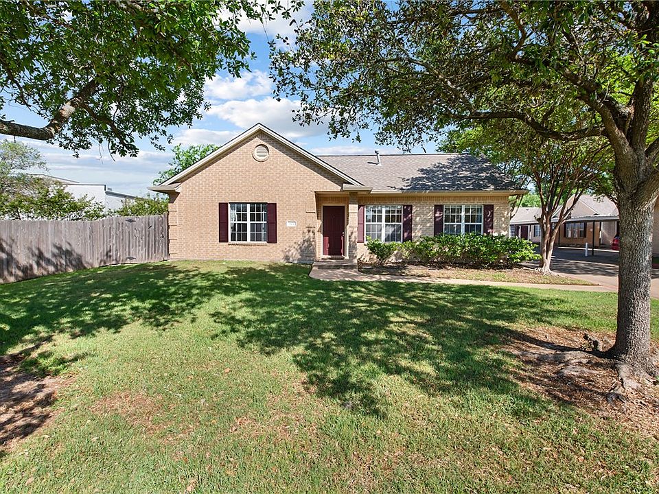 1st image of 607 Townplace Dr