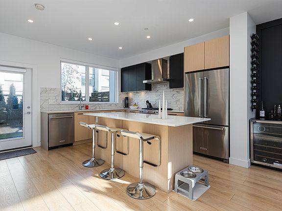 4th image of 602 Lile Dr #17