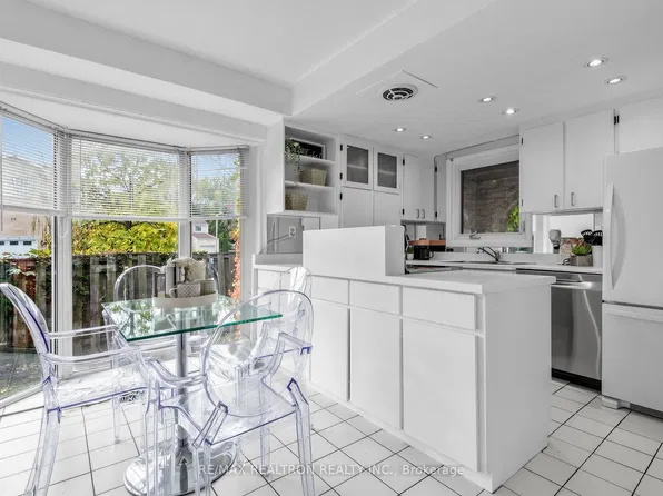 45 McClintock Cres, Vaughan, ON L4J 2S7