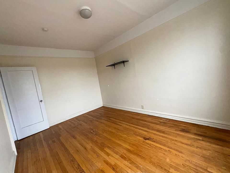 2nd image of 1 Shonnard Ter APT 2F
