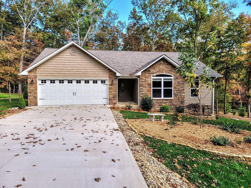 1st image of 121 Camelot Ln