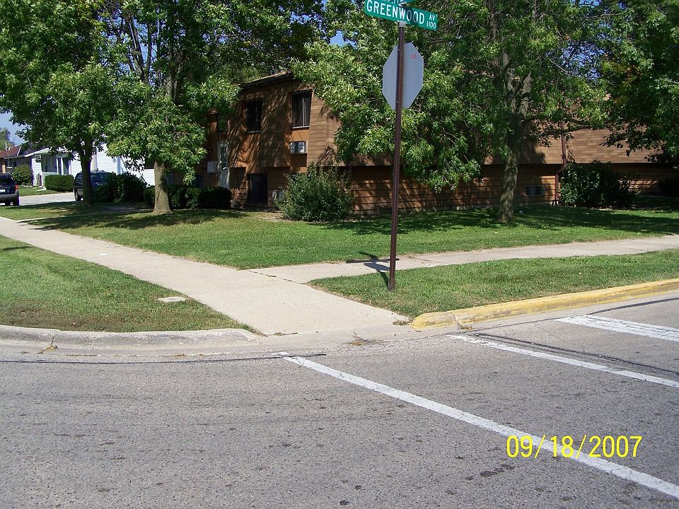 4 Unit Apartment Building