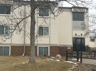 10720 Rockford Rd APT 210, Plymouth, MN 55442