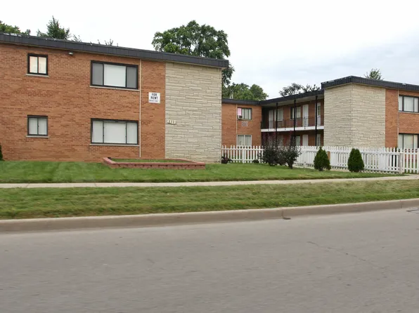 306 Wilson Ave APT C, West Chicago, IL 60185