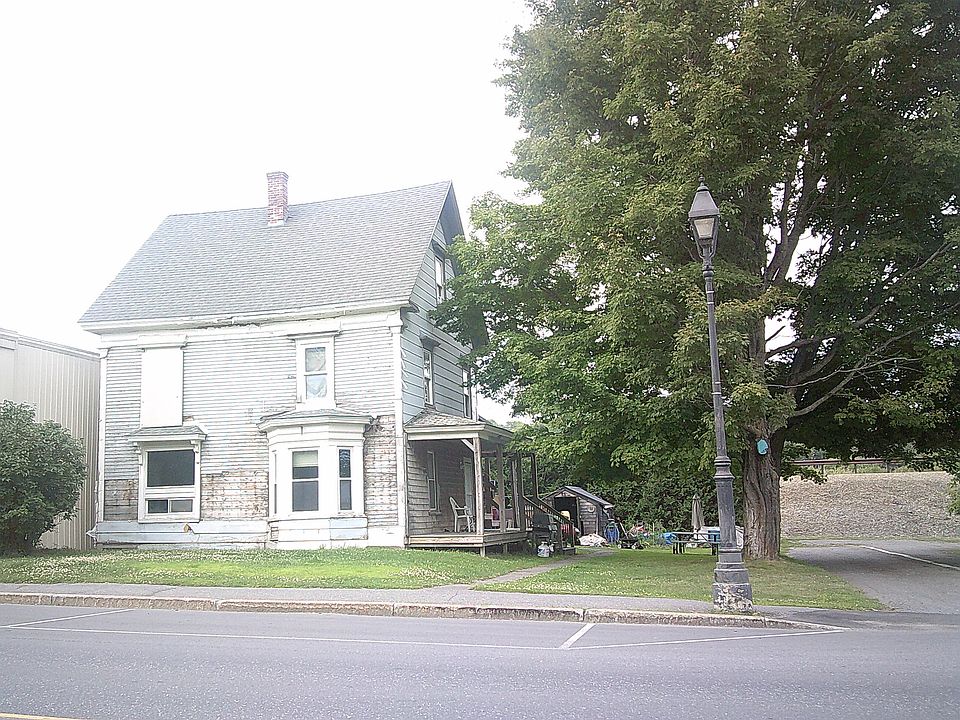 2nd image of 324 Main Street