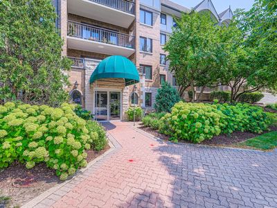 5 S Pine St APT 302, Mount Prospect, IL, 60056