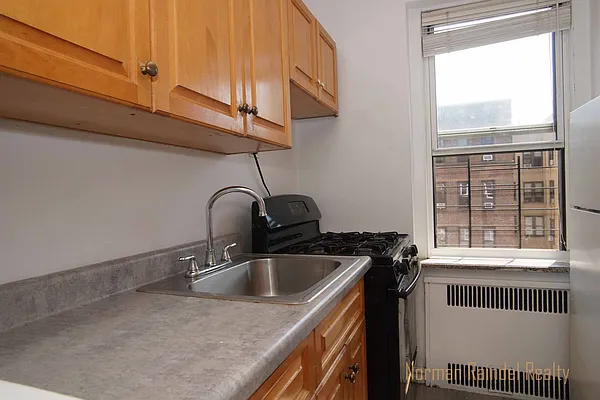 Rented by Norman Raindel, LREB | media 12