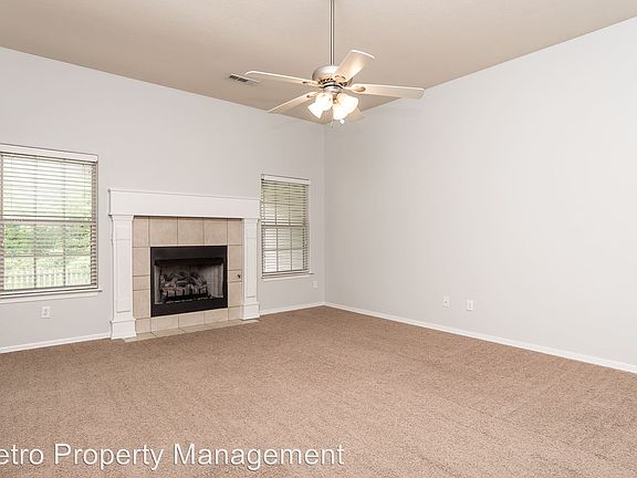 3rd image of 607 SW 18th St
